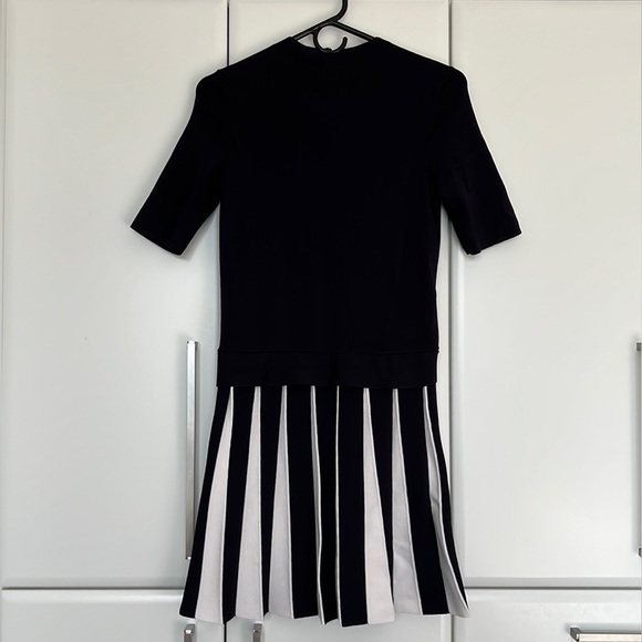 ✨TED BAKER✨ Hethia Pleat Knit Dress Navy & White - Picture 4 of 9